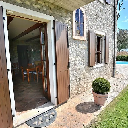Pignoi Groundfloor Apartment