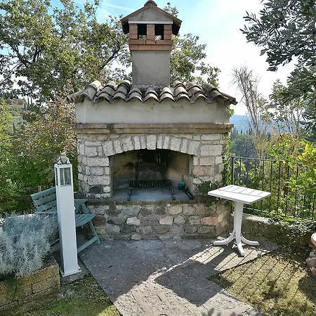 Pignoi Groundfloor Apartment *